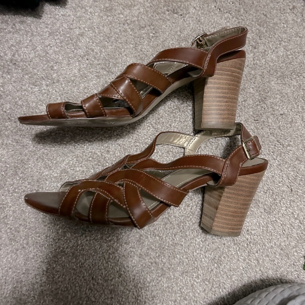 Bandolino Sandals